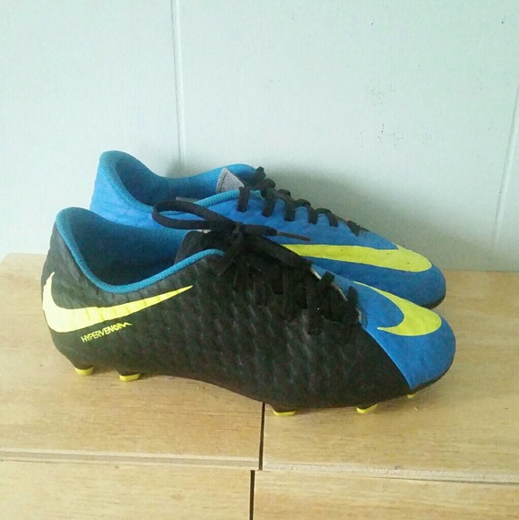 nike soccer shoes outdoor